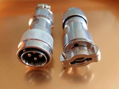 External compensation wire connector